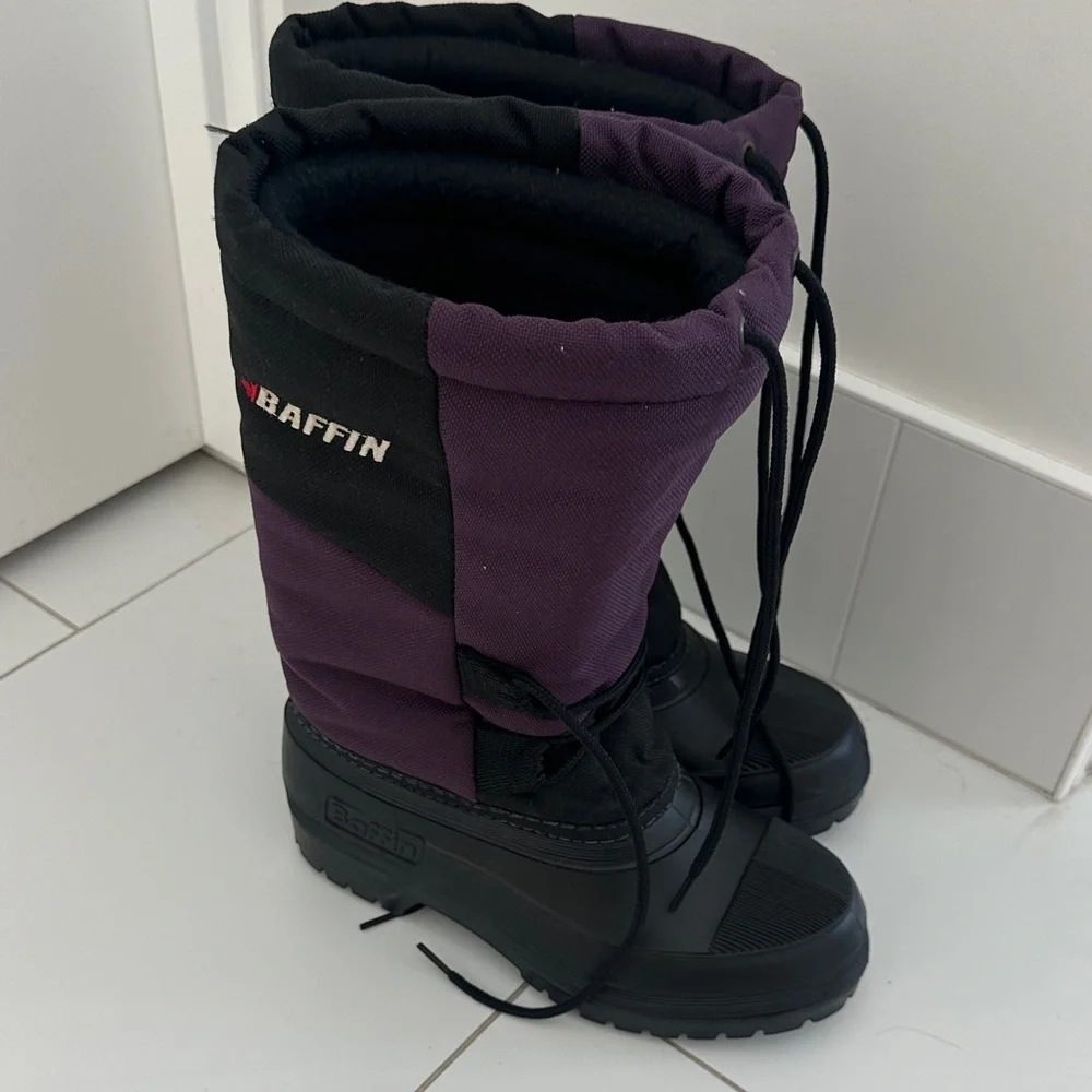 Baffin Black and Purple Snow Boots Women’s 5